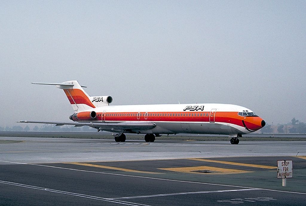 Pacific Southwest Airlines Boeing 727