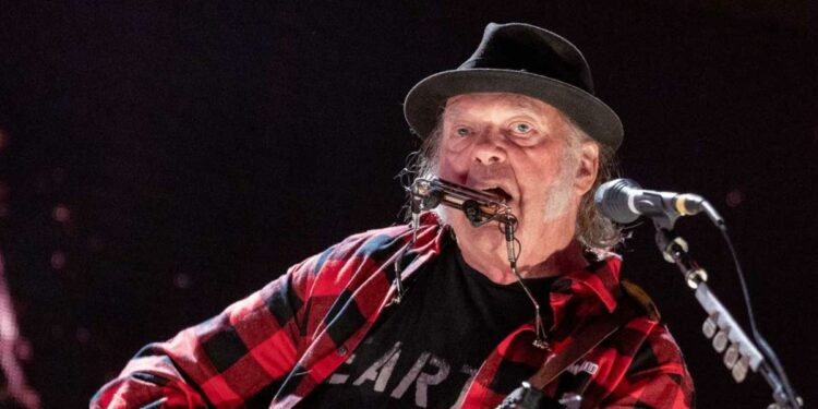 Neil Young announces European and North American dates with the Chrome Hearts