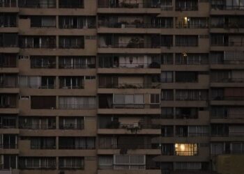 Electricity returns to most of Chile after sweeping blackout