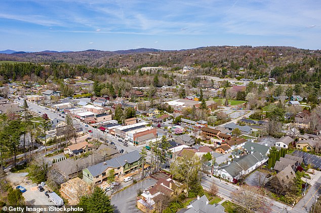 Picturesque landscapes, a mild climate and a vibrant community characterize Blowing Rock, North Carolina