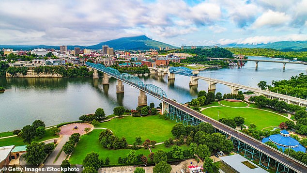 Chattanooga, Tennessee, offers great views of mountains and the Tennessee River