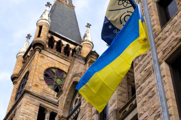 CHRISTOPHER DOLAN / STAFF PHOTOGRAPHER A Ukrainian flag flies at...