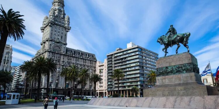 Uruguay sigue siendo el único país de la región con democracia plena, según The Economist