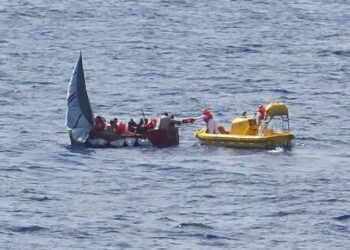 Brilliance of the Seas cruise ship rescues 11 people adrift between Cuba and Mexico