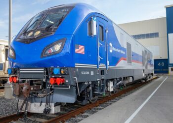 Battery-powered commuter trains to debut on Metro-North Railroad