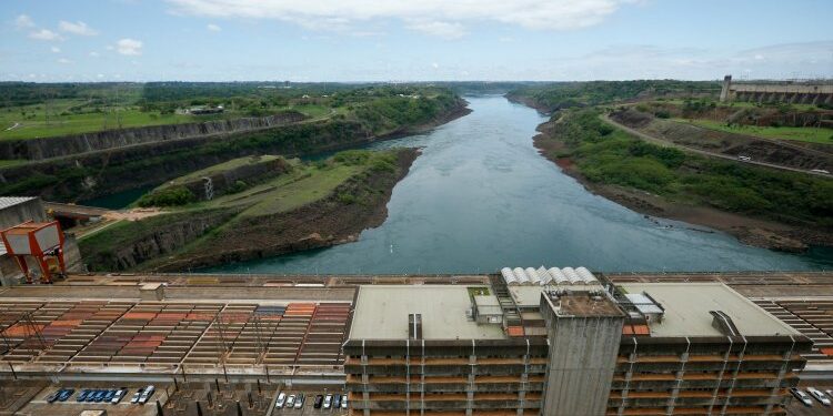 Brasil y Paraguay firmarán nuevo acuerdo sobre energía de Itaipú antes del 30 de mayo