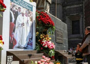 Latin America gathers in prayer, with hopes that Pope Francis will rally