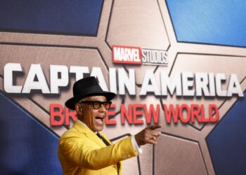 New 'Captain America' crushes competition in North American theatres