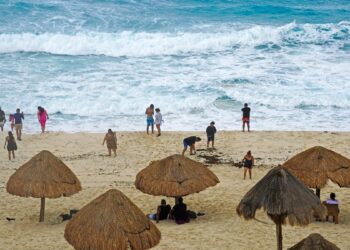 See the travel advisories for these top spring break 2025 destinations