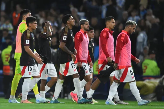 Selección Peruana en el partido contra Argentina. (Photo by Marcelo Endelli/Getty Images)