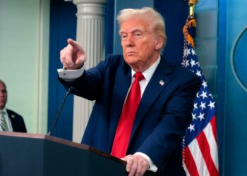 Trump to reinstate tariffs on Canada and Mexico, sparking economic concerns