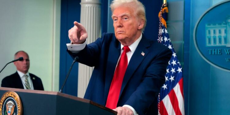 Trump to reinstate tariffs on Canada and Mexico, sparking economic concerns