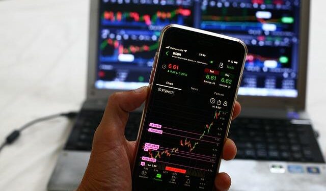 Recession risks rise for all three North American economies over US tariff chaos: Reuters poll – Reuters