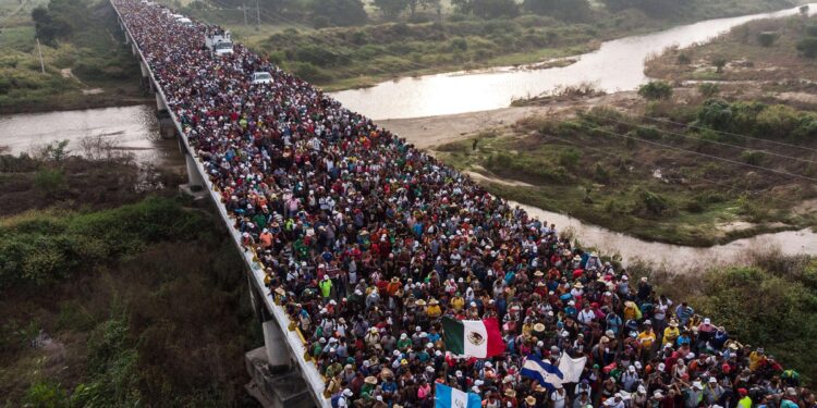 Migrant caravan: Guatemala blocks thousands bound for US – BBC.com