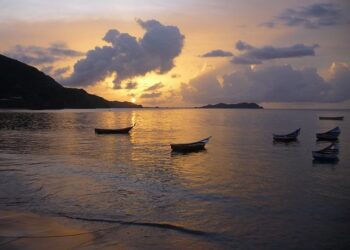 Venezuela vows to rescue deportees sent by Trump administration to El Salvador jail – Agencia EFE