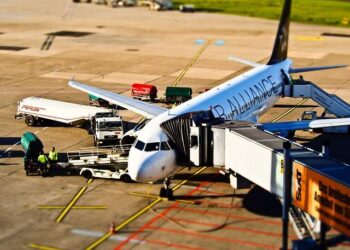 American Airlines suspends flights to Haiti indefinitely – CBS Miami