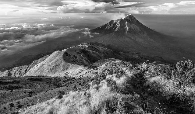 Soufriere Hills volcano, Montserrat, West Indies (UK): news & activity updates | Feb 7 – Jul 25, 2001 – VolcanoDiscovery