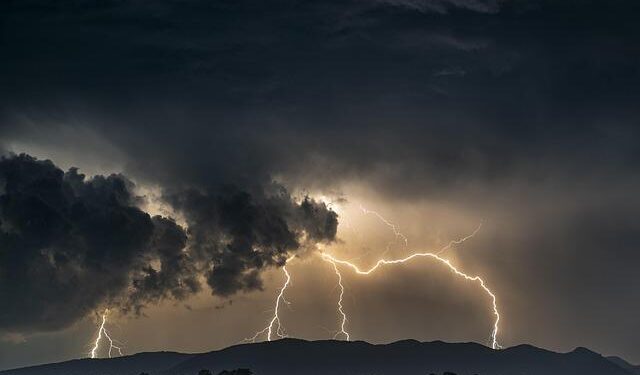 Tropical Storm Sara scrapes along Honduras coast bringing heavy rain to Central America – WPEC