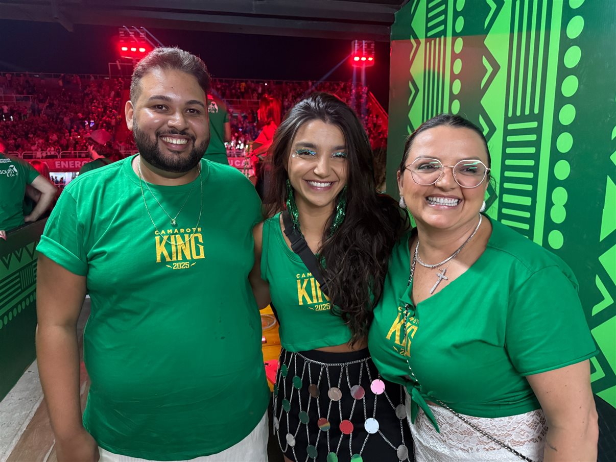 Vinicius Dantas e Janaina Araújo, do Turismo de Curaçao, recebem Giulia Buratta, da Blanc Tour Operadora