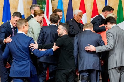 President Volodymyr Zelenskiy and other world leaders at a summit to discuss European security and Ukraine, in London on Sunday. 