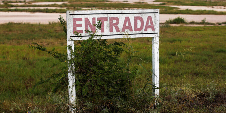 Trump Signs Order to Designate English as Official Language of the U.S.