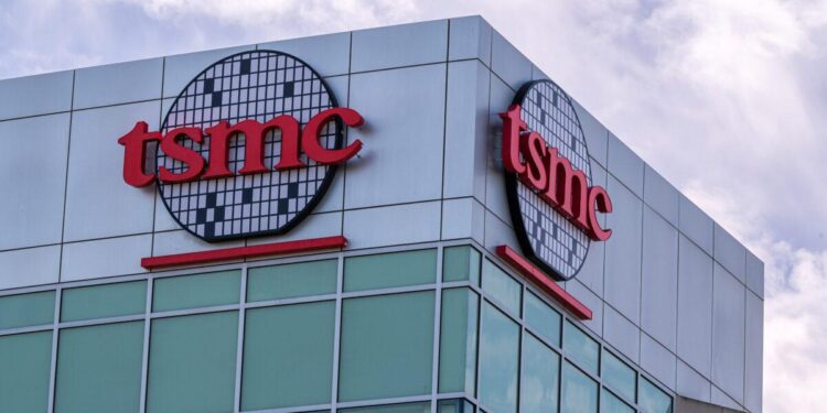 TSMC to invest additional $100 billion in Arizona microchip manufacturing facility – AZFamily