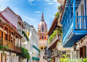 Colombia backs down after Donald Trump threatens Gustavo Petro – MSNBC News