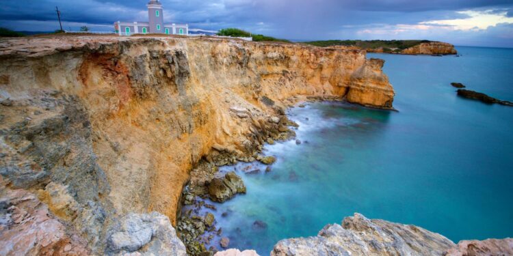 Power restored to most of Puerto Rico after massive New Year’s Eve blackout – France 24