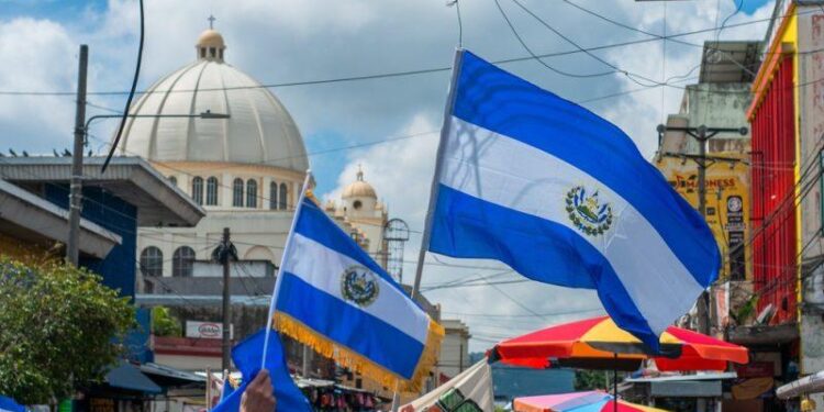 US rates El Salvador safer for U.S. travelers – Reuters