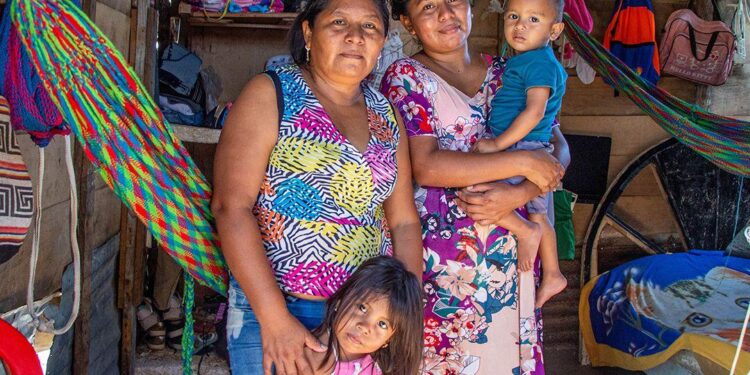 Venezuelan Families Anxiously Await News as Trump Celebrates Deportation Efforts to El Salvador