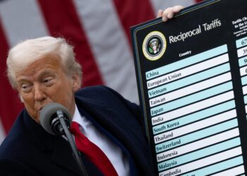 Americans Brace for Price Hikes as Trump’s Tariffs Take Center Stage