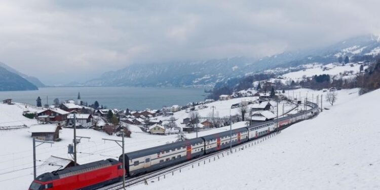 Unlocking Travel: 16,800 New Winter Seats Available in North America for 2016-2017!