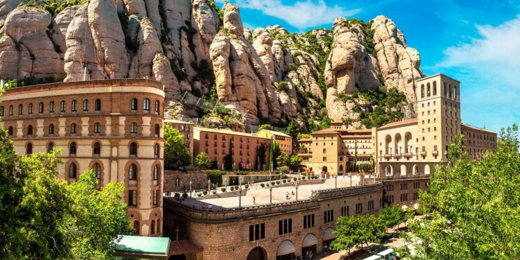 Exciting Showdown Ahead: Montserrat Takes on Panama – Predictions, Team Insights, and Lineup Reveals!