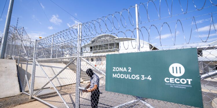 Urgent Crisis: Unlawful Expulsions to El Salvador Threaten Lives During State of Emergency