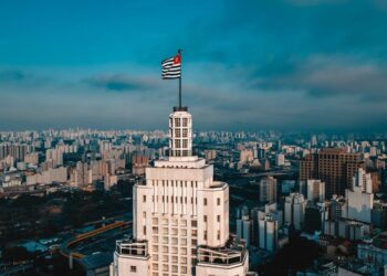 How Brazilian Fund Managers Transform Major Challenges into Thriving Opportunities for Impact Ventures