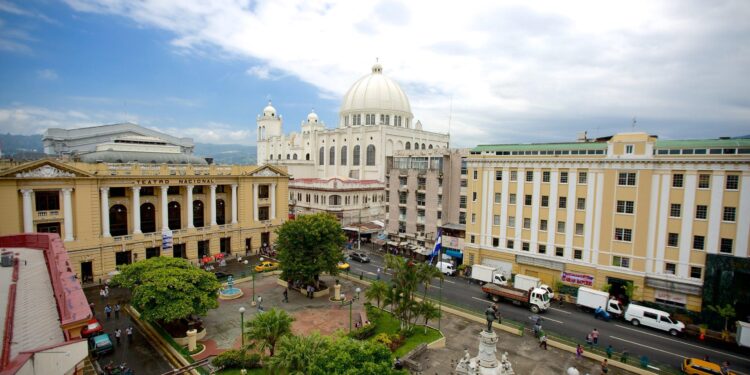 El Salvador’s Bold Proposal: A New Home for US Convicts Behind Bars