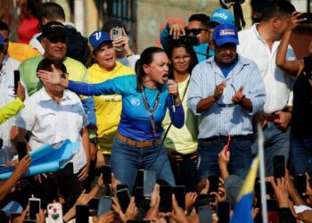 Venezuelan Opposition Leaders Land in the U.S. Amidst Controversy Over Resource Extraction
