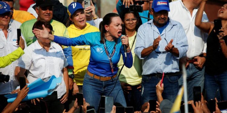 Venezuelan Opposition Leaders Land in the U.S. Amidst Controversy Over Resource Extraction