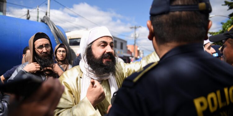 Guatemala Police Clash with Lev Tahor as They Rescue 160 At-Risk Children