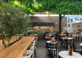 Savor the Flavors: Discover Aruba’s Top Central and South American Restaurants!