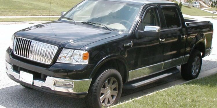 Discover the Lincoln Truck That Divided America but Captivated Mexico!