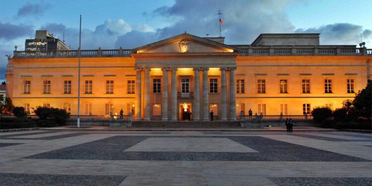 Colombia in Turmoil: President Demands Cabinet Resignations Amidst Political Crisis