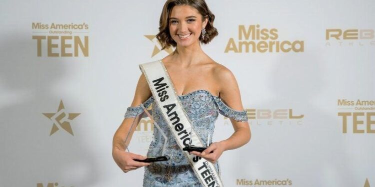 Miss America Teen Crowned: A Northwest Arkansas Star Returns Home!