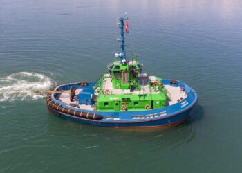 Chile Welcomes Latin America’s Pioneering Electric Tugboat!