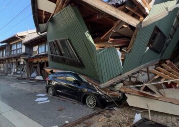 Powerful 7.6 Magnitude Earthquake Strikes Near Cayman Islands!