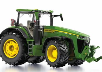 John Deere Unveils Groundbreaking Starlink Service in the US and Brazil!