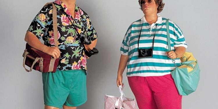 Survival at Sea: US Tourists Swim for 14 Hours After Shipwreck Near St. Lucia