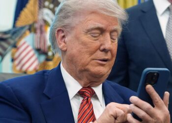 Trump Mobile Drops ‘Made in the USA’ Label for $499 T1 Smartphone!