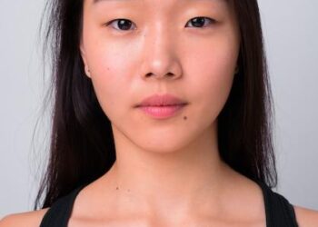 Tragic Loss: Chinese Woman Detained by US Border Patrol in Arizona Takes Her Own Life