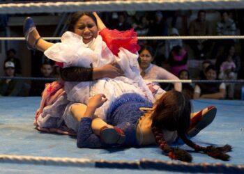 Experience the Thrill: Your Ultimate Guide to Cholitas Wrestling Shows!